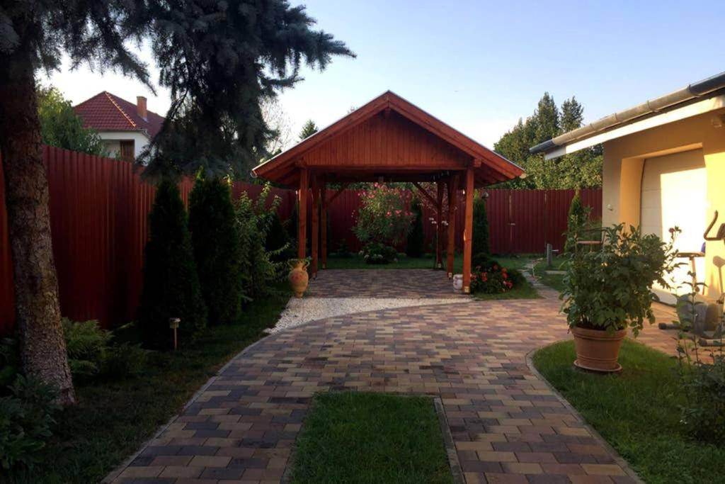 Green Garden Apartment Ingyenes Zart Parkoloval Szeged Exterior photo