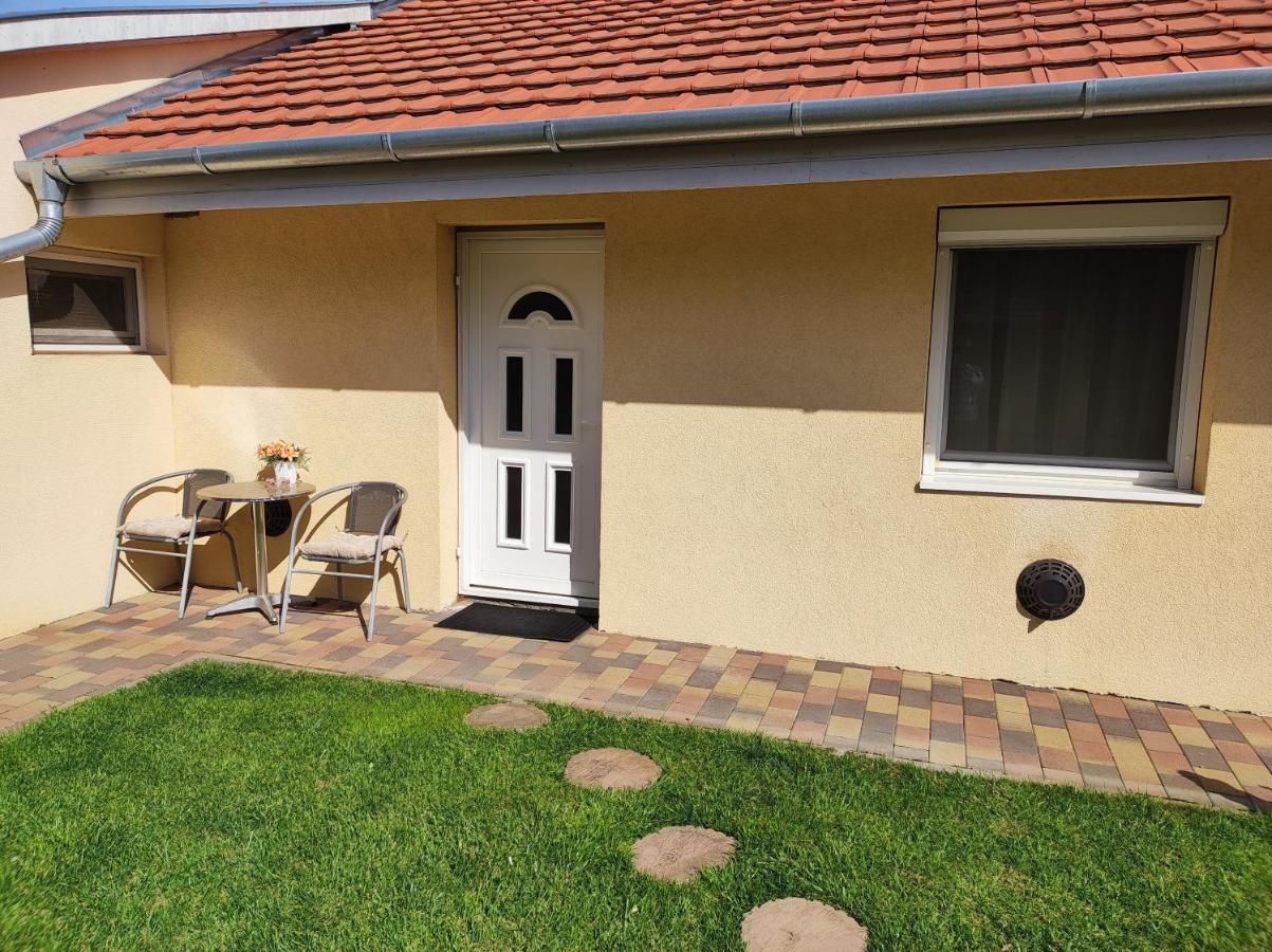 Green Garden Apartment Ingyenes Zart Parkoloval Szeged Exterior photo